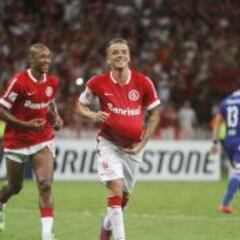 Penal brujo y derrota dejan a la U con un pie fuera de la Copa