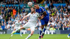 Yerry Mina en un partido de Everton en la Premier League