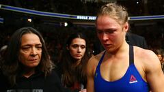 Ronda Rousey tras caer derrotada. 