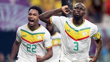 Kalidou Koulibaly celebra su tanto ante Ecuador en el último partido del Grupo A.