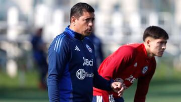 “El jugador estaba citado, venía del extranjero y no se subió al avión para jugar por Chile”