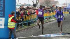 Aweke Ayalew llegando victorioso en el Cross de Venta de Ba&ntilde;os. 