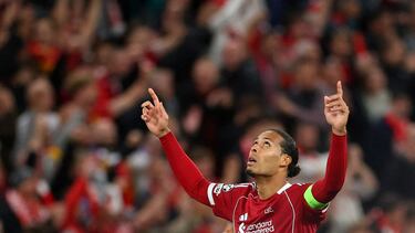 Van Dijk celebra el gol de la victoria contra el Atlético de Madrid.