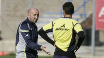 Popovic estuvo hablando varios minutos con Willian José en el entrenamiento del lunes.