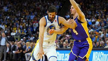 Mar 14, 2018; Oakland, CA, USA; Golden State Warriors forward Omri Casspi (18) drives in against Los Angeles Lakers guard Alex Caruso (4) during the fourth quarter at Oracle Arena. Mandatory Credit: Kelley L Cox-USA TODAY Sports