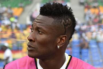 Asamoah Gyan y uno de sus peinados poco &eacute;ticos, seg&uacute;n Emiratos &Aacute;rabes Unidos