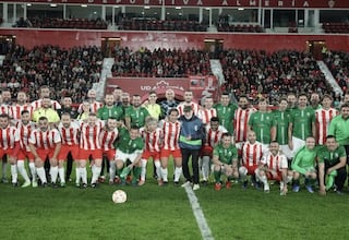 José Ortiz recibe el cariño de la afición almeriense
