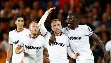 Momento del partido de Premier League entre el West Ham y el Manchester City.