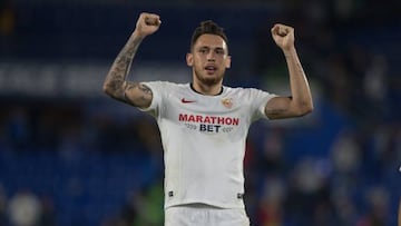 Lucas Ocampos celebra la victoria de su equipo en el Coliseum.