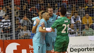 Jugadores del Barça celebran un gol ante el Jimbee Cartagena (jornada 14).