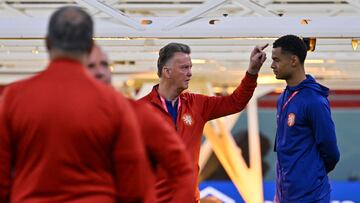 Van Gaal y Gakpo.