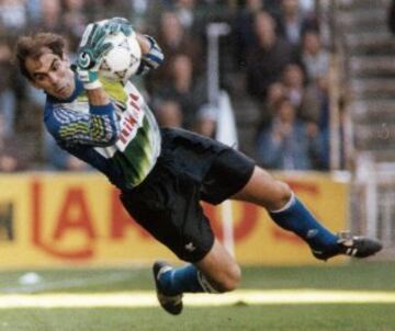 Al igual que su padre Carmelo, tambi谷n fue portero del Athletic de Bilbao.