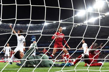 Mane scores and it's 1-1.