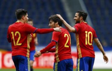 Celebración del gol de David Silva (1-0).