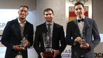 Bruno Hortelano, junto a Orlando Ortega y Sergio Fernández.