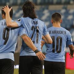 Uruguay reserva 30 jugadores del exterior para enfrentar a Colombia