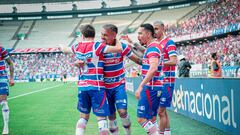 Fue un histórico goleador, dirigió en Chile y hoy es técnico de Benjamín Kuscevic: ganó en el debut y solo tiene una misión