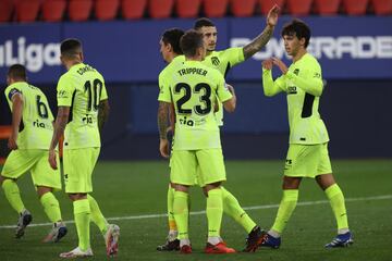 Los jugadores celebran el 0-1 de João Félix.