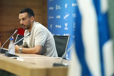 Manu Molina dice adi¨®s al M¨¢laga: ¡°Creo que he dado el nivel para seguir¡±