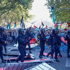 Las imágenes de las protestas pro-Palestina en la última etapa de La Vuelta