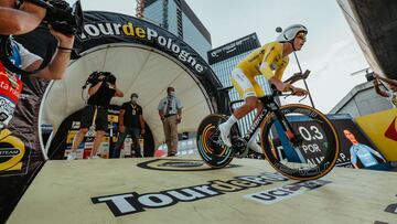 El ciclista portugu&eacute;s Joao Almeida toma la salida durante la contrarreloj de la Vuelta a Polonia 2021.