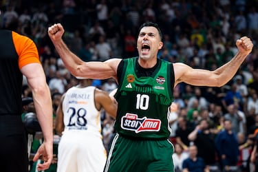 
En Abu Dabi disputará su 11ª Final Four y peleará por su quinto título. Sólo él y Jasikevicius han logrado levantar la Euroliga con tres equipos diferentes. En su caso, Olympiacos (2012 y 2013), Fenerbahçe (2017) y Panathinaikos (2024).
