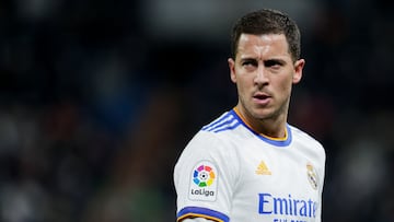 MADRID, SPAIN - DECEMBER 19: Eden Hazard of Real Madrid during the La Liga Santander  match between Real Madrid v Cadiz FC at the Santiago Bernabeu on December 19, 2021 in Madrid Spain (Photo by David S. Bustamante/Soccrates/Getty Images)