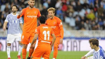 El Málaga no se rinde y deja de ser colista en Anoeta; Vela no juega