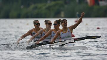 De delante a atrás: Sara Ouzande, Estefanía Fernández, Carolina García y Teresa Portela tras el bronce en los recientes Mundiales.