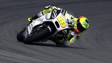 &Aacute;lvaro Bautista, con la Ducati en Sepang.