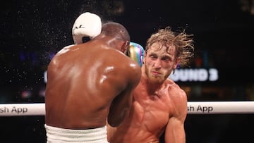 YouTuber Logan Paul survived the full eight rounds in an exhibition against undefeated champion Floyd Mayweather and from Miami&#039;s Hard Rock Stadium