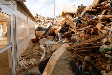 Toneladas de escombros llenan sus instalaciones. 