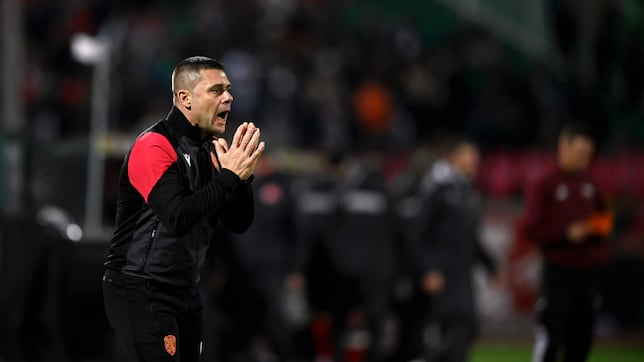 Bulgaria estrenó técnico cayendo goleada