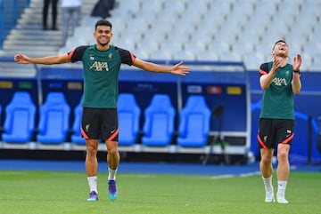 Liverpool entrenó este viernes en el Stade de France en la previa de la final que se jugará el sábado a partir de las 2 de la tarde. Luis Díaz fue protagonista con su alegría.