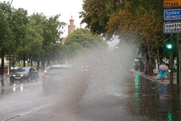 Calles anegadas en el centro de Sevilla.