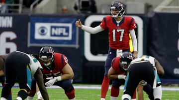 HOUSTON, TX - DECEMBER 18: Brock Osweiler #17 of the Houston Texans calls out a play at the line of scrimmage against the Jacksonville Jaguars at NRG Stadium on December 18, 2016 in Houston, Texas.   Bob Levey/Getty Images/AFP
 == FOR NEWSPAPERS, INTERNET, TELCOS &amp; TELEVISION USE ONLY ==