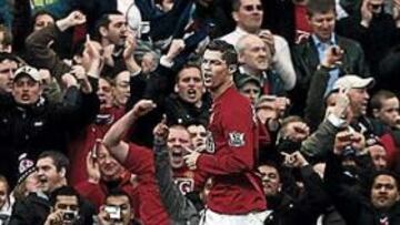 <b>CAMBIO DE OPINIÓN. </b>La afición de Old Trafford siempre ha arropado a Cristiano Ronaldo, aunque su posible marcha empieza a doler a los seguidores de los 'red devils'.