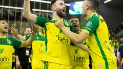 Jugadores del Jaén celebran su pase a la final de Copa de España.