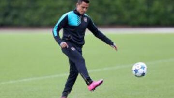 Alexis Sánchez se prepara con miras al duelo en Croacia.