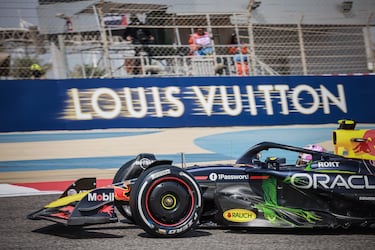 Liam Lawson durante el test de pretemporada 2025 de Fórmula 1 celebrado en el Circuito Internacional de Sakhir, en Bahréin.