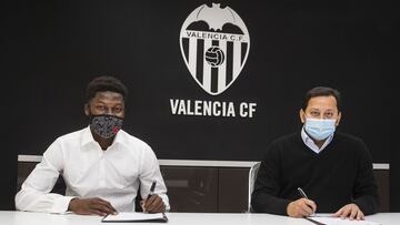 El Valencia se adelanta al Brexit con la renovación de Yunus