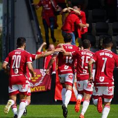 Pedro León supera su récord goleador