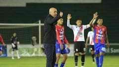 Es chileno, dirigió en Bolivia y le dejó un recado a la Roja: “Eso antes no pasaba”