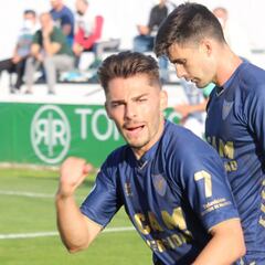 Liberto mantiene líder al UCAM CF