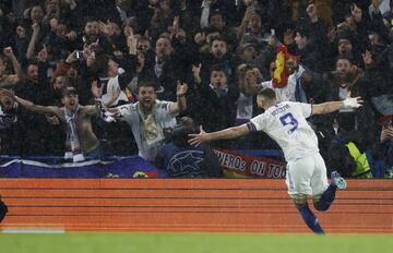 0-1. Karim Benzema celebra el primer gol.