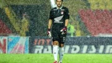 Camilo Vargas no entrenó y sigue reunido con los directivos