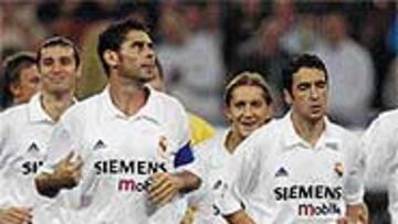 <b>ADIÓS</B>. Hierro jugó su último partido con el Madrid ante el Athletic.