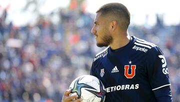 Futbol, Everton vs Universidad de Chile.
Fecha 25, campeonato Nacional 2021.
El jugador de Universidad de Chile Jose Gatica es fotografiado durante el partido de primera division contra Everton disputado en el estadio Sausalito de Vina del Mar, Chile.