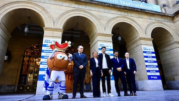 Representantes institucionales y de la Real Sociedad dan a conocer el programa de la fan zone en Donostia y en otros municipios de Gipuzkoa.