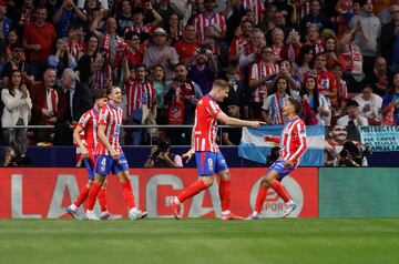 Centro de Giuliano Simeone llegando hasta lnea de fondo, encontrando a Sorloth en el segundo palo, que se 'come' a Lejeune y la manda a guardar con un remate a bocajarro.